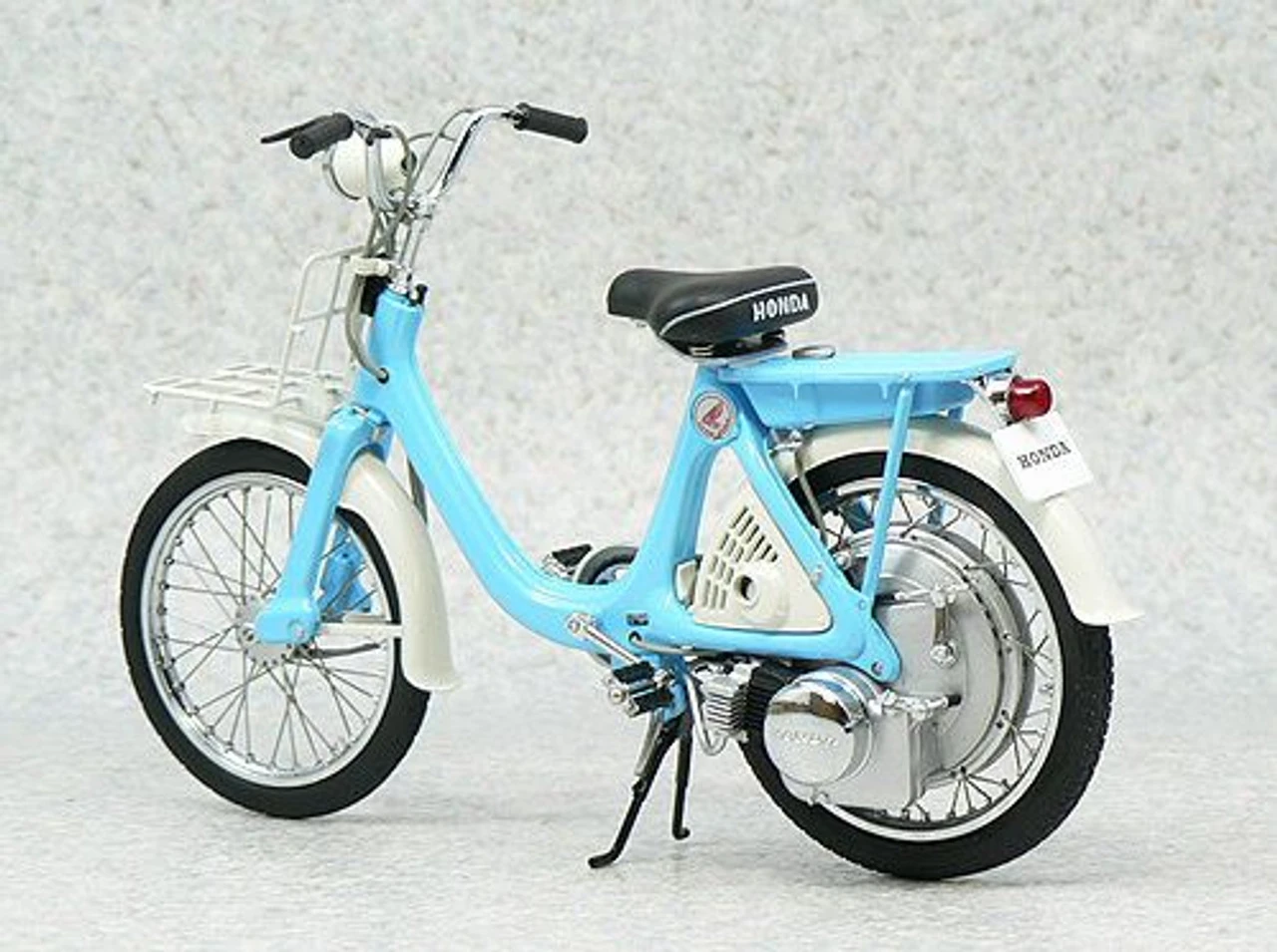 Ebbro 10017 Little Honda Monkey P25 (Blue) 1/10 Scale 5 Ebbro 10017 Little Honda Monkey P25 (Blue) 1/10 Scale - Image 3