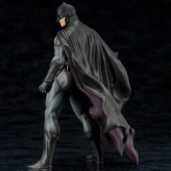 Kotobukiya SV199 ARTFX+ DC Universe Batman Rebirth 1/10 Scale Figure -Kotobukiya shop 4934054903504 6 61188.1524110064
