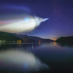 Yanoman Jigsaw Puzzle 10-1323 Glow In The Dark KAGAYA Flying Into Space The Epsilon Rocket (1000 Pieces)