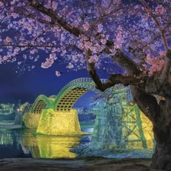 Yanoman 10-1364 Jigsaw Puzzle KAGAYA Kintaikyo Bridge Night Cherry Blossoms (Glow In The Dark) (1000 Pieces)
