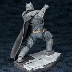 Kotobukiya SV111 ARTFX+ Batman Dawn Of Justice PVC Figure 1/10 Scale -Kotobukiya shop blob 26176.1473134399