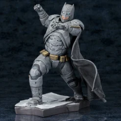 Kotobukiya SV111 ARTFX+ Batman Dawn Of Justice PVC Figure 1/10 Scale -Kotobukiya shop blob 76308.1473134378